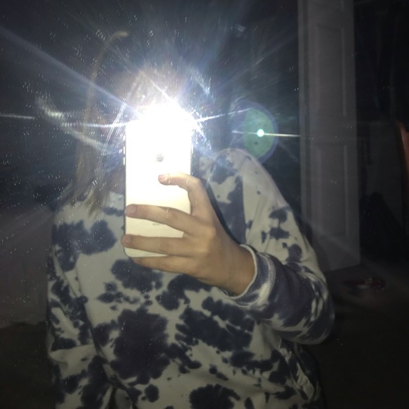 Hollister oversized sweatshirt! - Picture 5 of 5